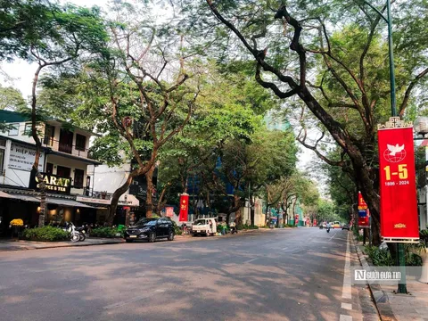 Phố phường Hà Nội yên bình trong ngày nghỉ lễ 30/4 - 1/5