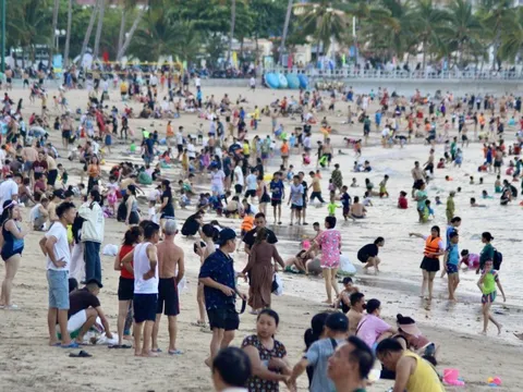 Khánh Hòa: Doanh thu du lịch đạt hơn 1.306 tỷ đồng dịp lễ 30/4 và 1/5